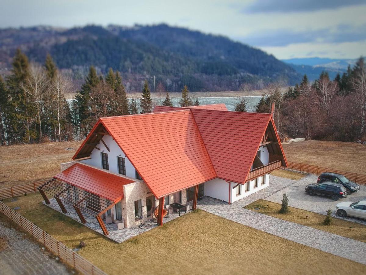 ホテル Mountain View Ceahlău エクステリア 写真